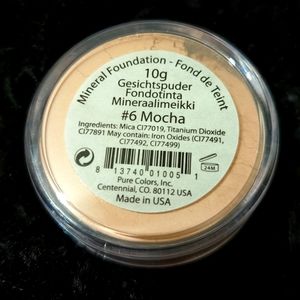 Pure colors minerals foundation mocha